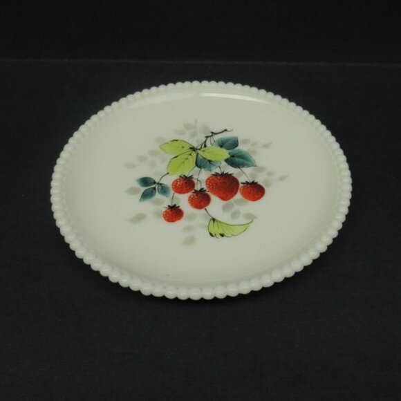 Westmoreland Milk Glass BEADED EDGE 7 1/4 Inch Hand Painted Strawberries Plate - Picture 2 of 4